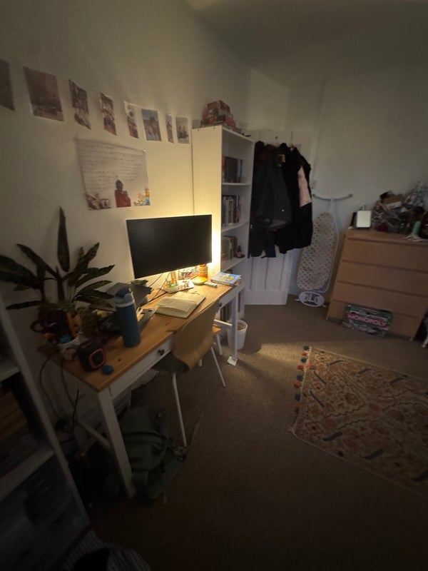 Room Filwood Road in Bristol