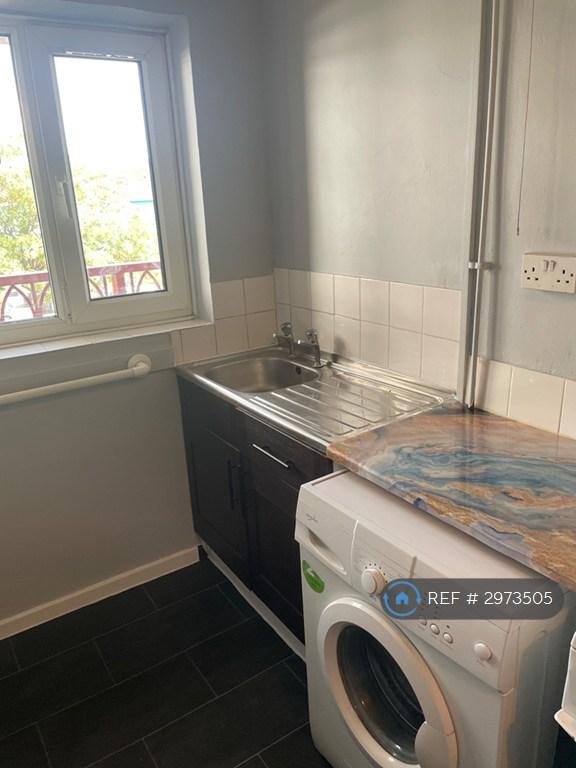 Flat Ladywood Middleway in Birmingham