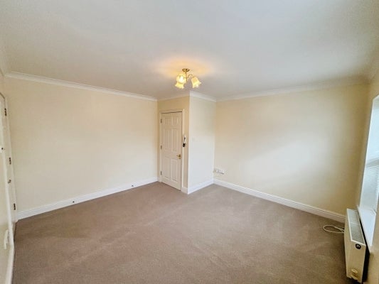 Flat Riley Court in Gillingham
