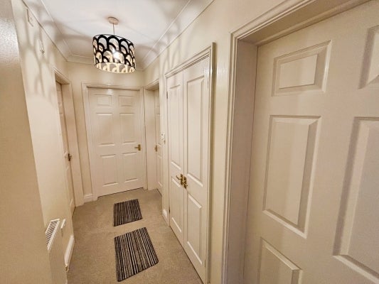 Flat Riley Court in Gillingham
