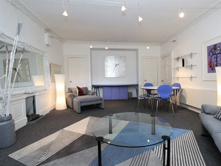 Flat Nelson Street in City of Edinburgh