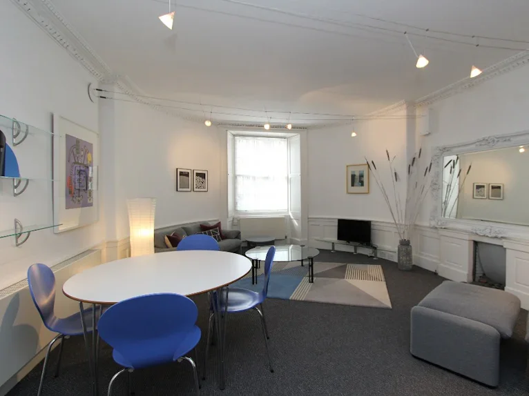 Flat Nelson Street in City of Edinburgh