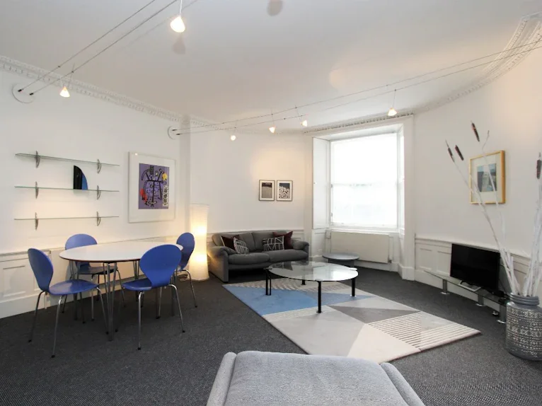Flat Nelson Street in City of Edinburgh