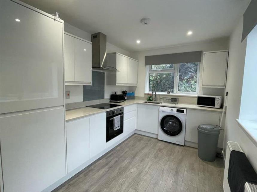Flat Rowley Road in Torquay