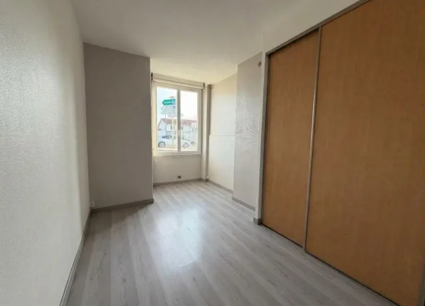 Flat Rue Denis Papin in Saint-Genest-Lerpt