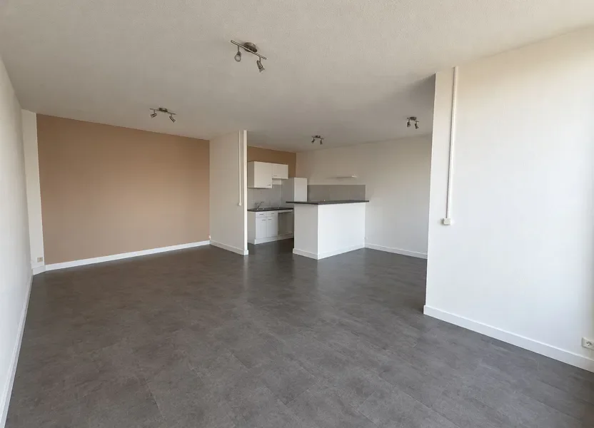 Flat Rue Denis Papin in Saint-Genest-Lerpt