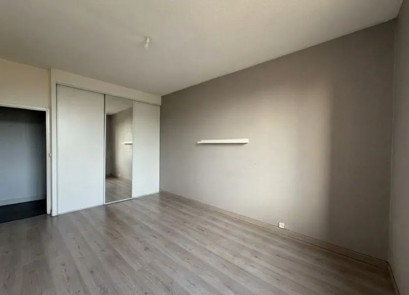 Flat Rue Denis Papin in Saint-Genest-Lerpt