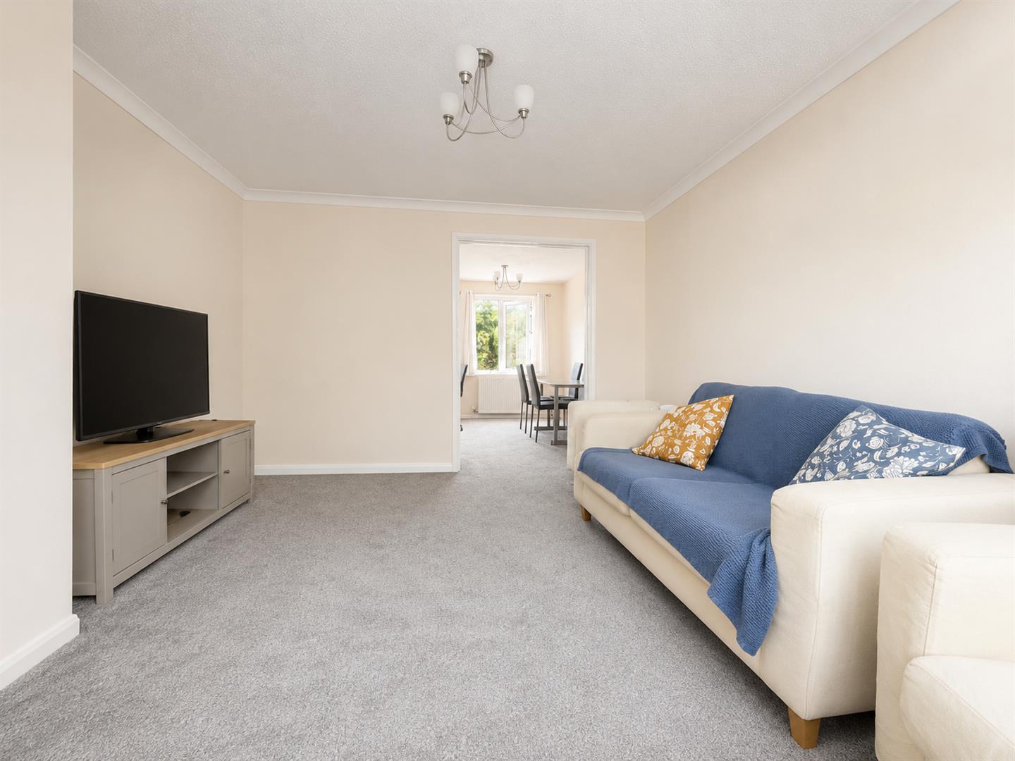 House Barlow Close in Stubbington