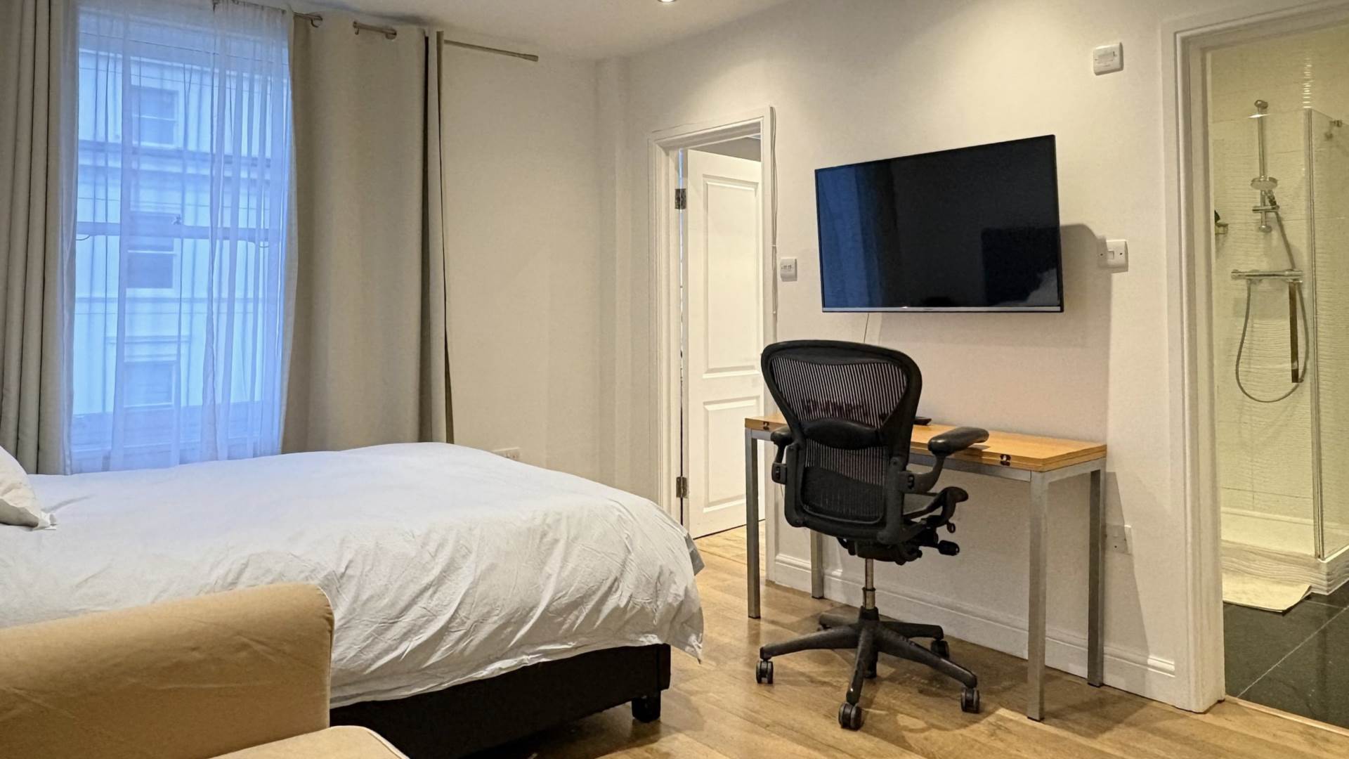 Flat Gloucester Terrace in City of Westminster