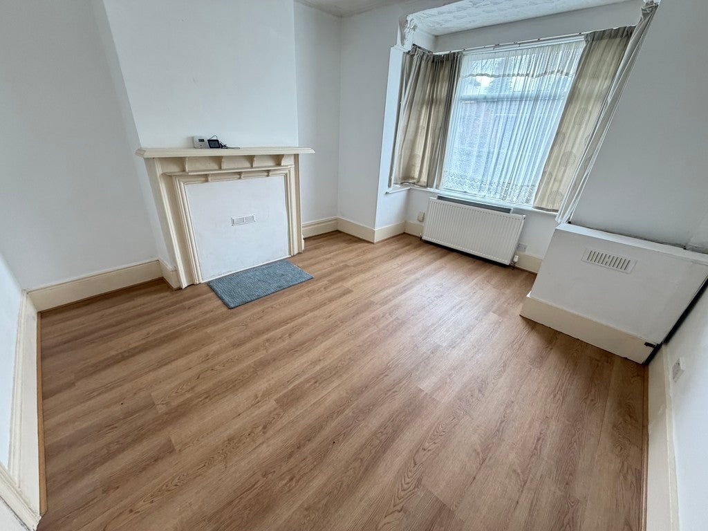 Flat Penn Road in Wolverhampton