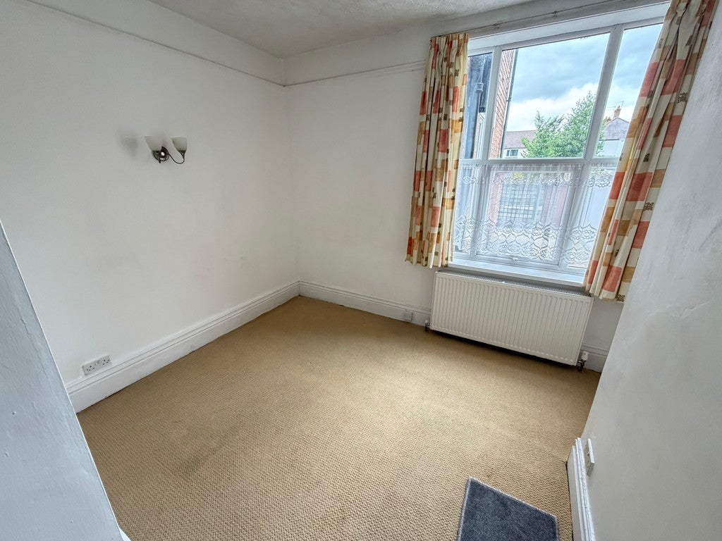 Flat Penn Road in Wolverhampton