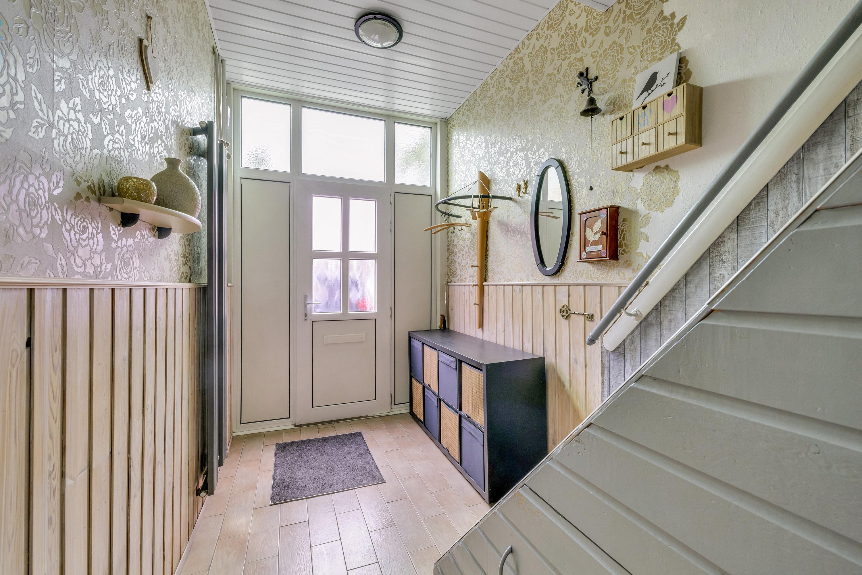 Tussenwoning te koop: Van Smaleveltstraat 43, Schiedam