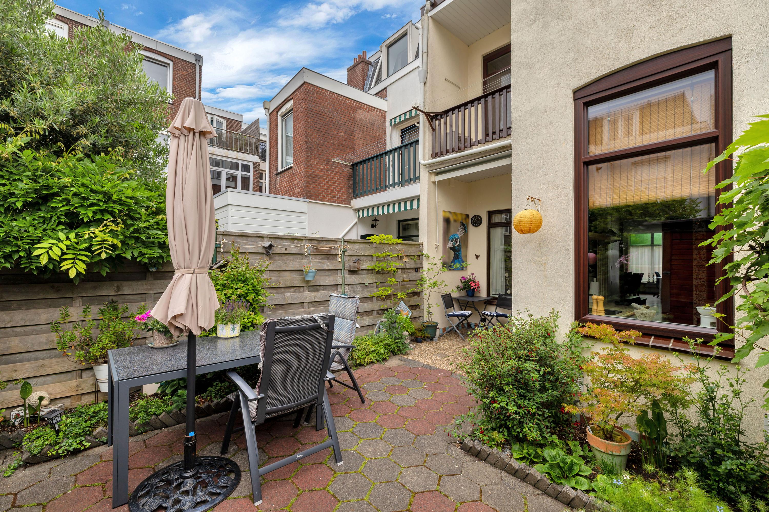 Tussenwoning te koop: Van Smaleveltstraat 43, Schiedam