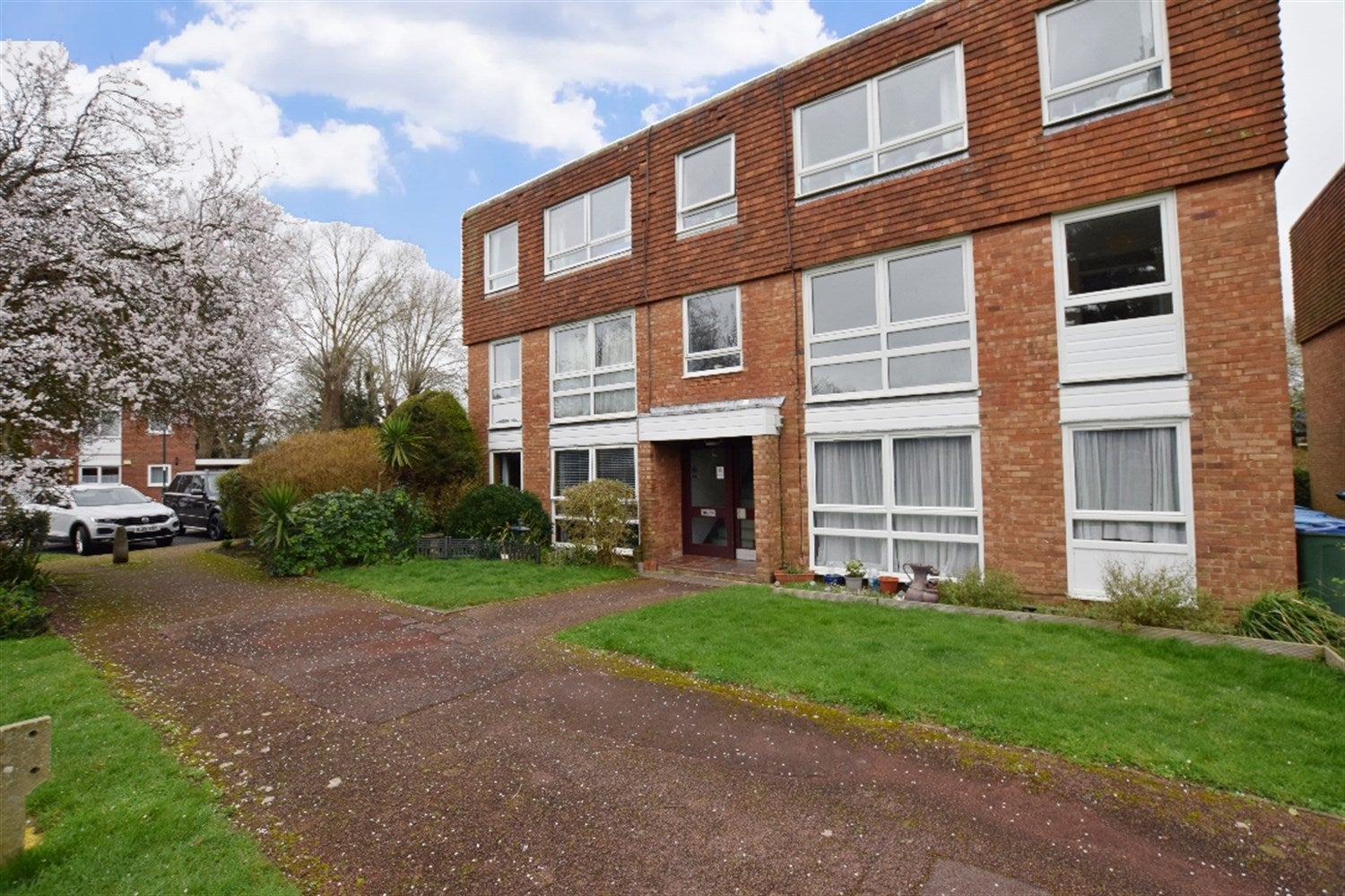 Flat Kyoto Court in Arun