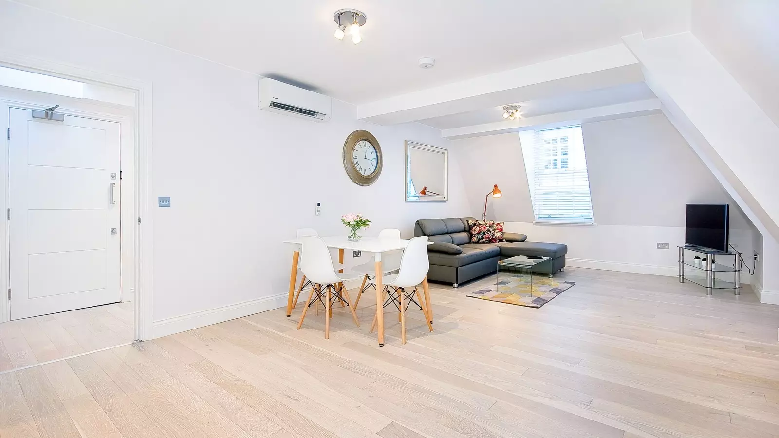 Flat Strand in City of Westminster