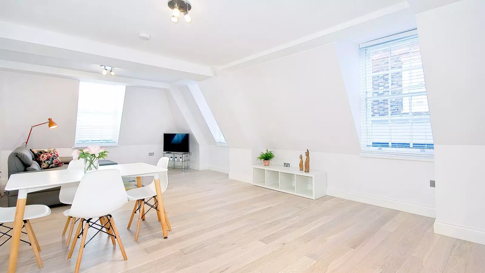 Flat Strand in City of Westminster