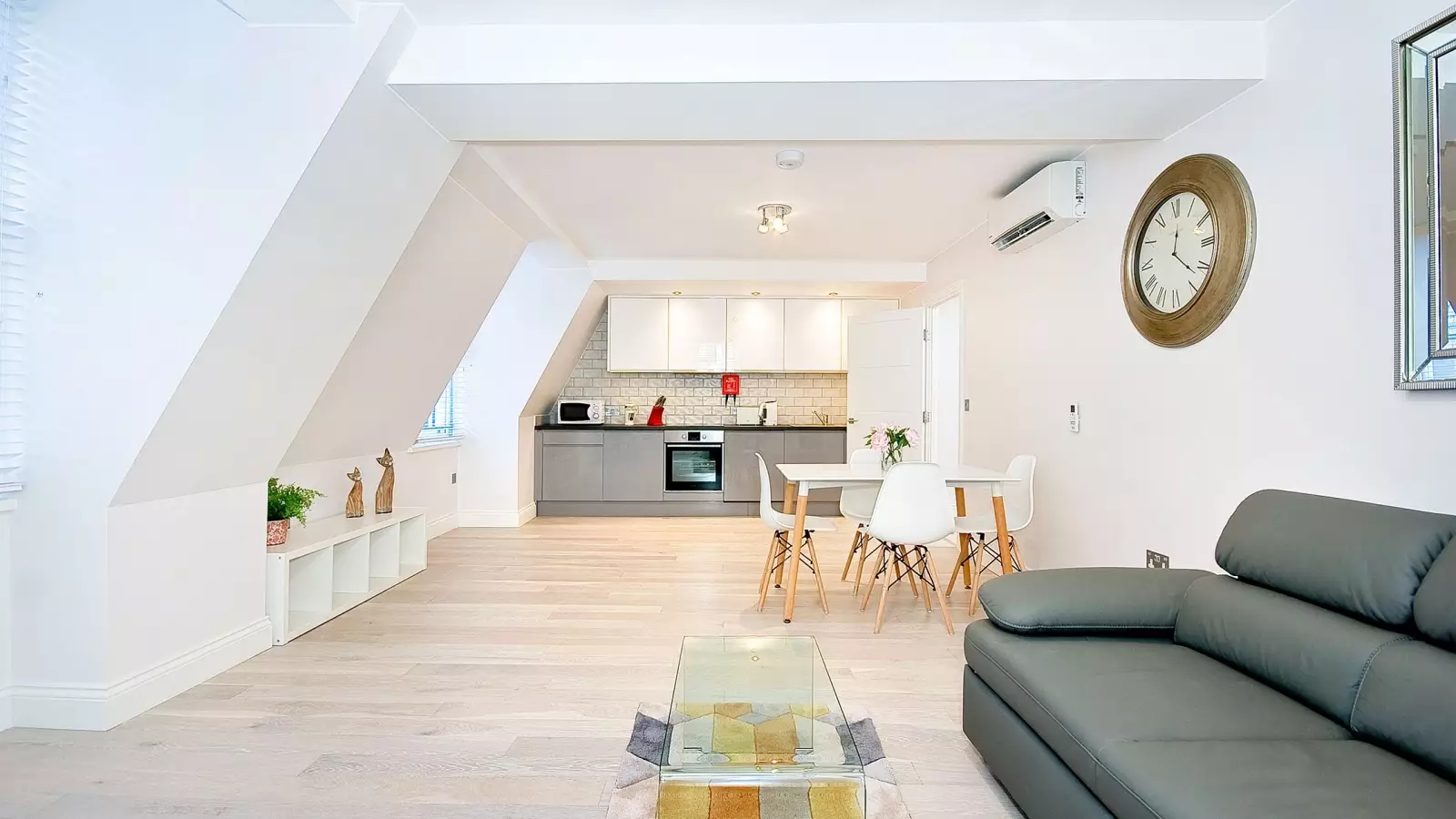 Flat Strand in City of Westminster