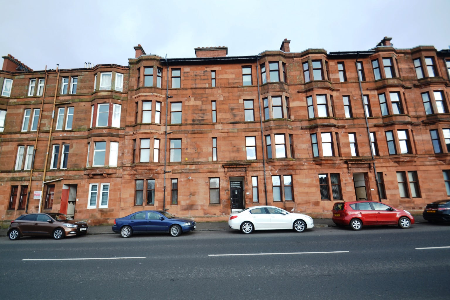 Flat Holmlea Road in Glasgow