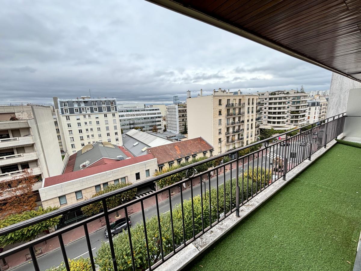 Flat Rue Paul Vaillant-Couturier in Levallois-Perret