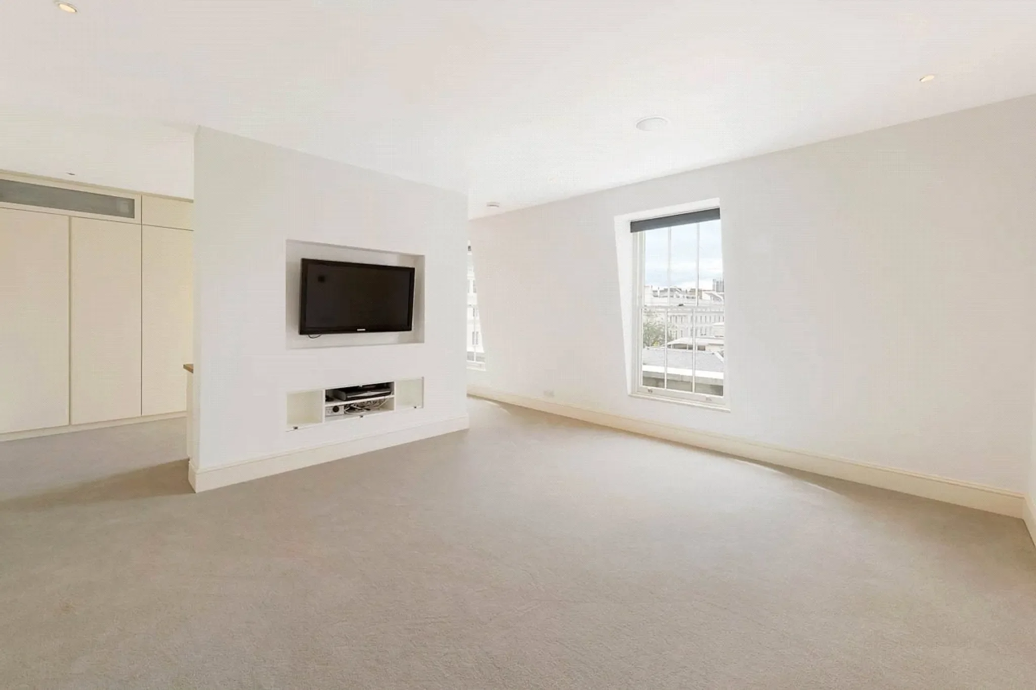 Flat Eaton Place in City of Westminster