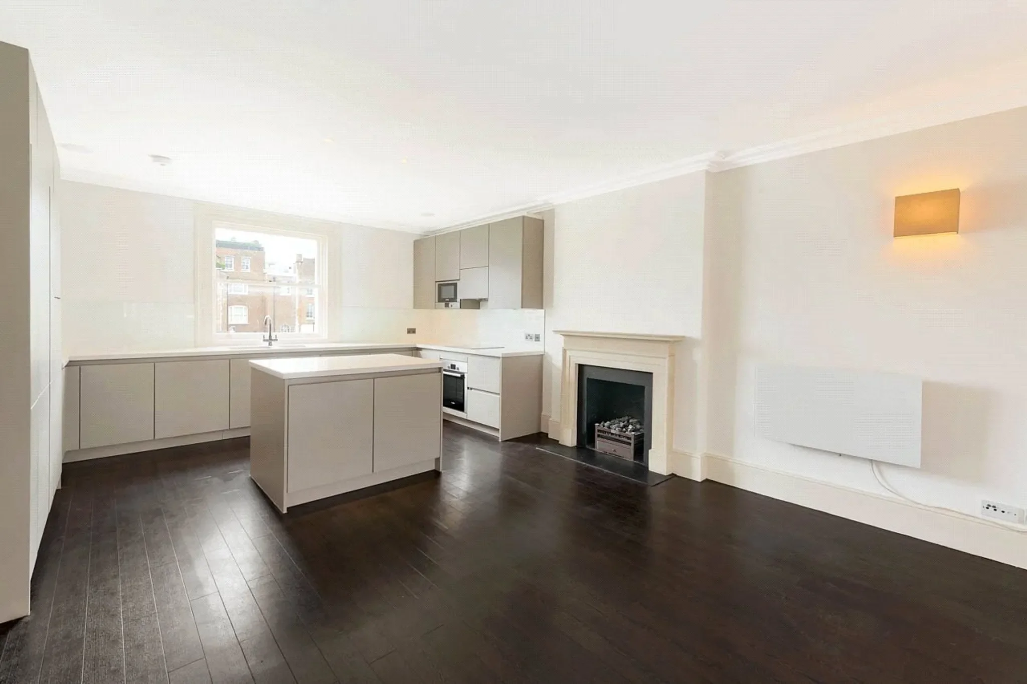 Flat Eaton Place in City of Westminster