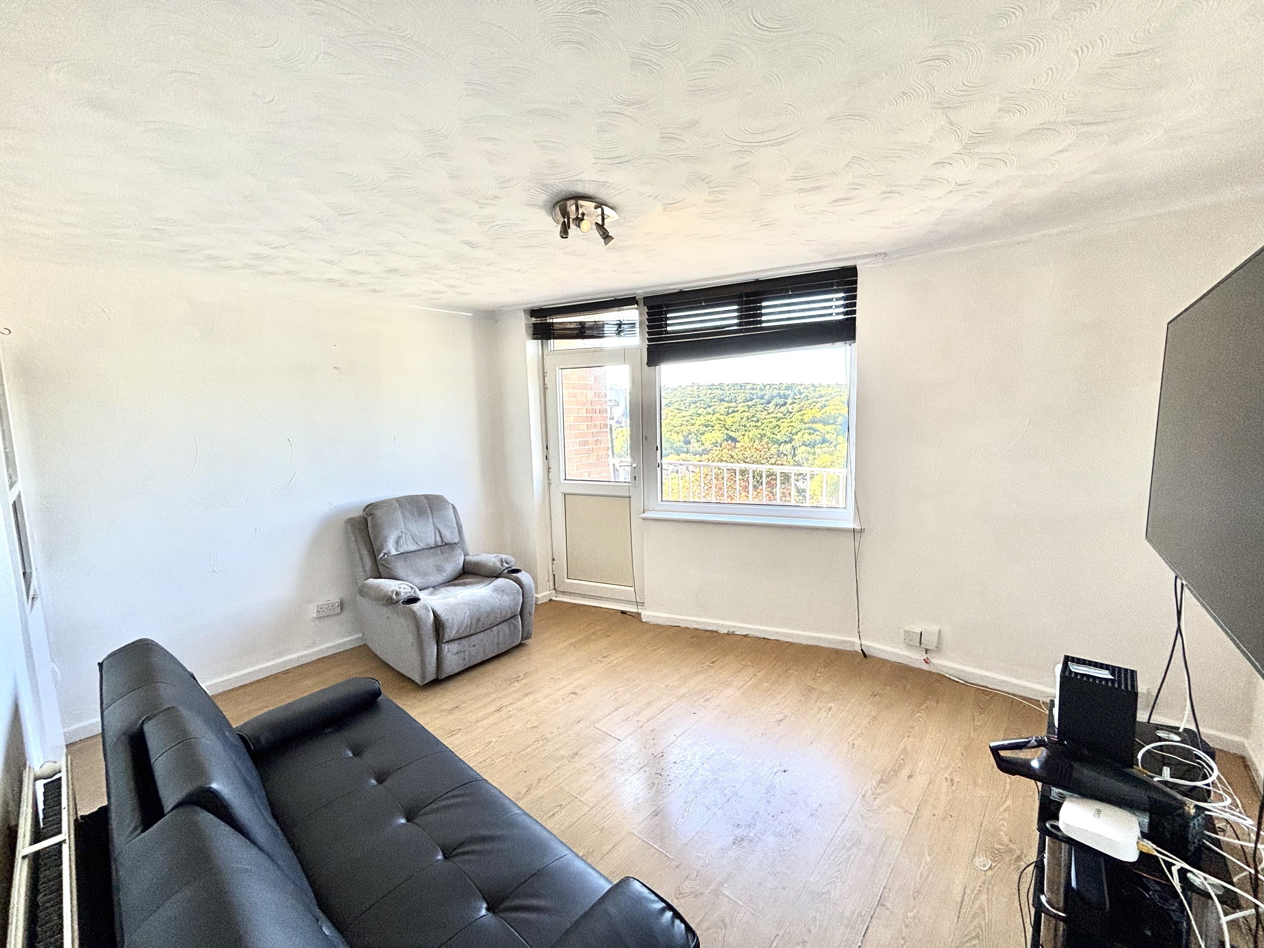 Flat Plowright Mount in Sheffield