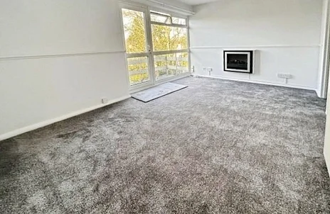 Flat St Johns Road in Greater London
