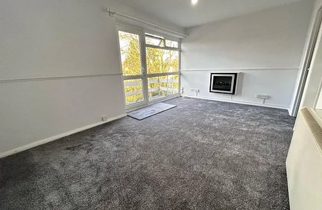 Flat St Johns Road in Greater London