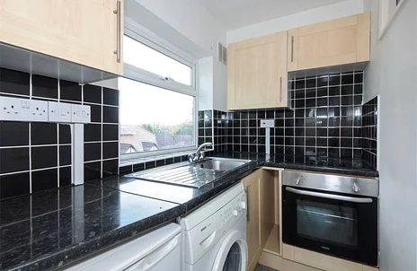Flat St Johns Road in Greater London