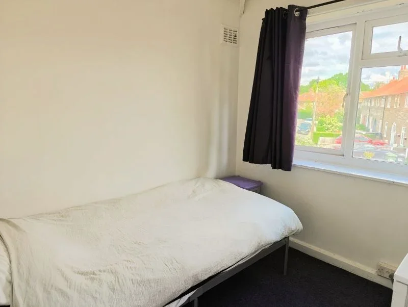 Room Milfoil Street in Greater London