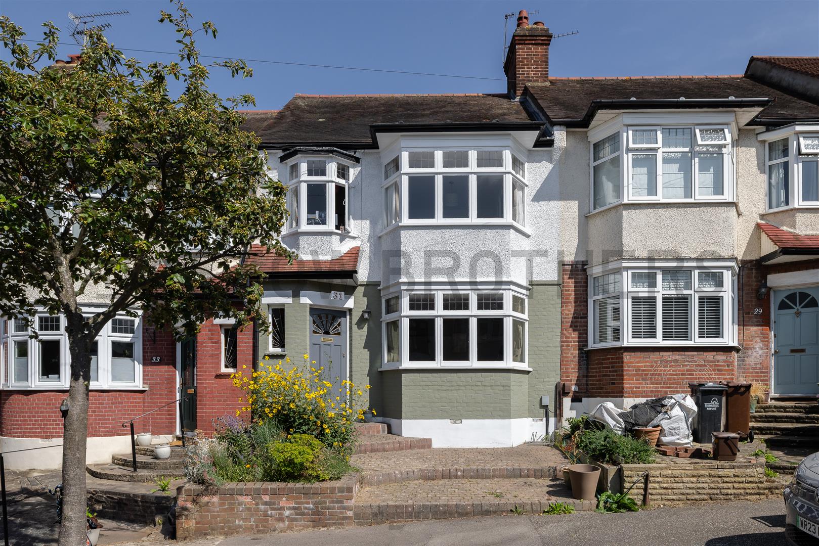 House Alma Avenue in Greater London