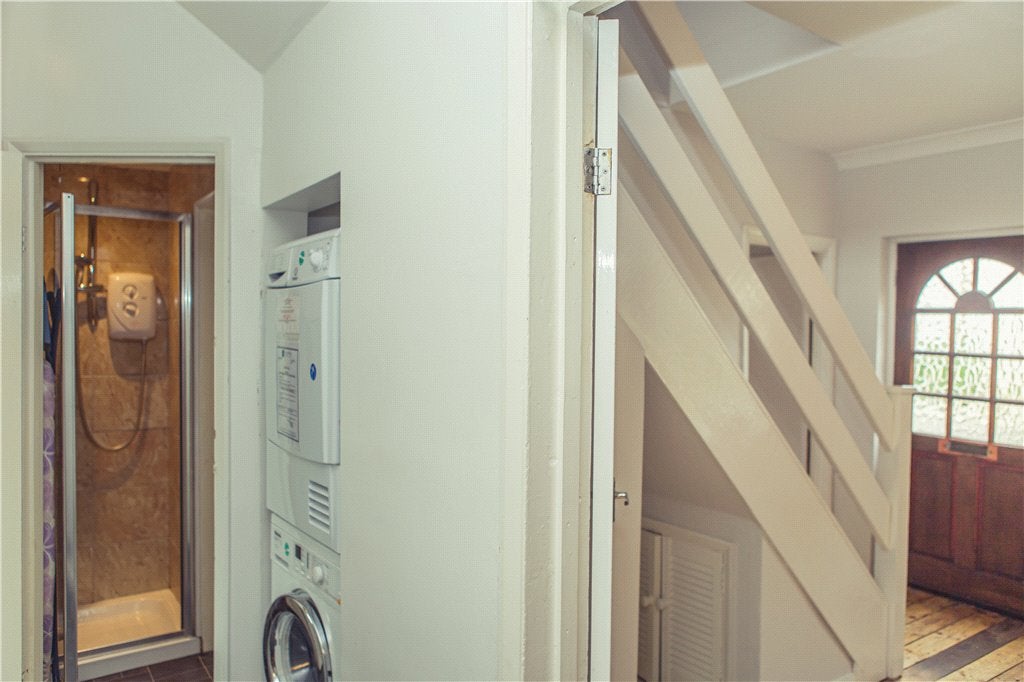 Flat Hereford Close in Guildford