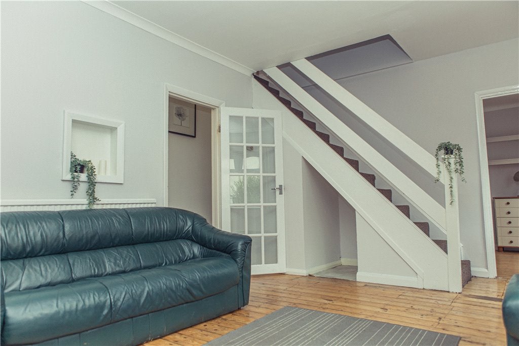 Flat Hereford Close in Guildford