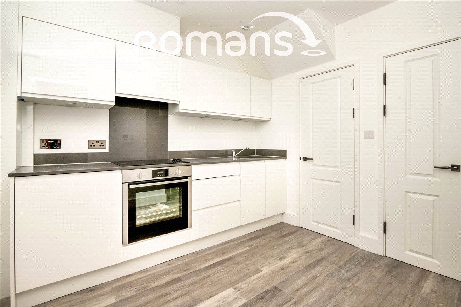 Flat Lyon Way in Surrey Heath