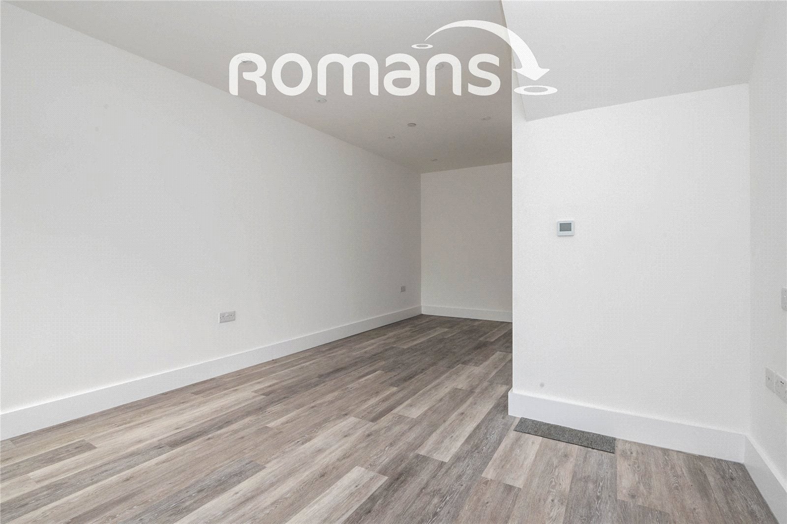 Flat Lyon Way in Surrey Heath