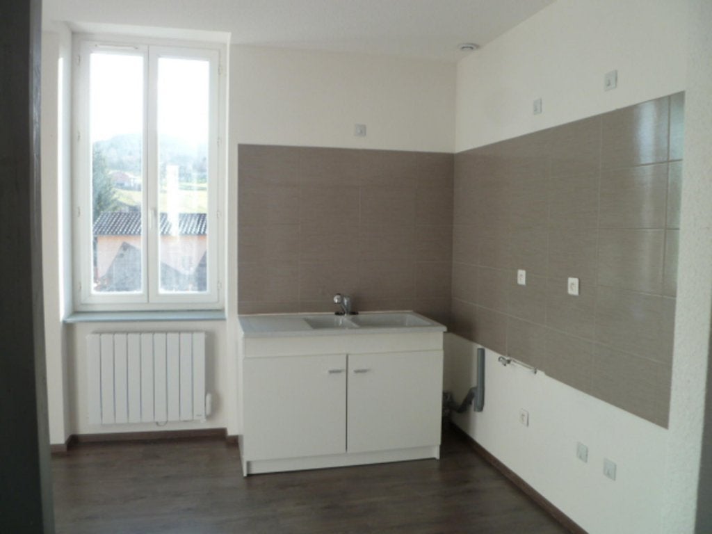 Flat Rue du Moulin in Cublize