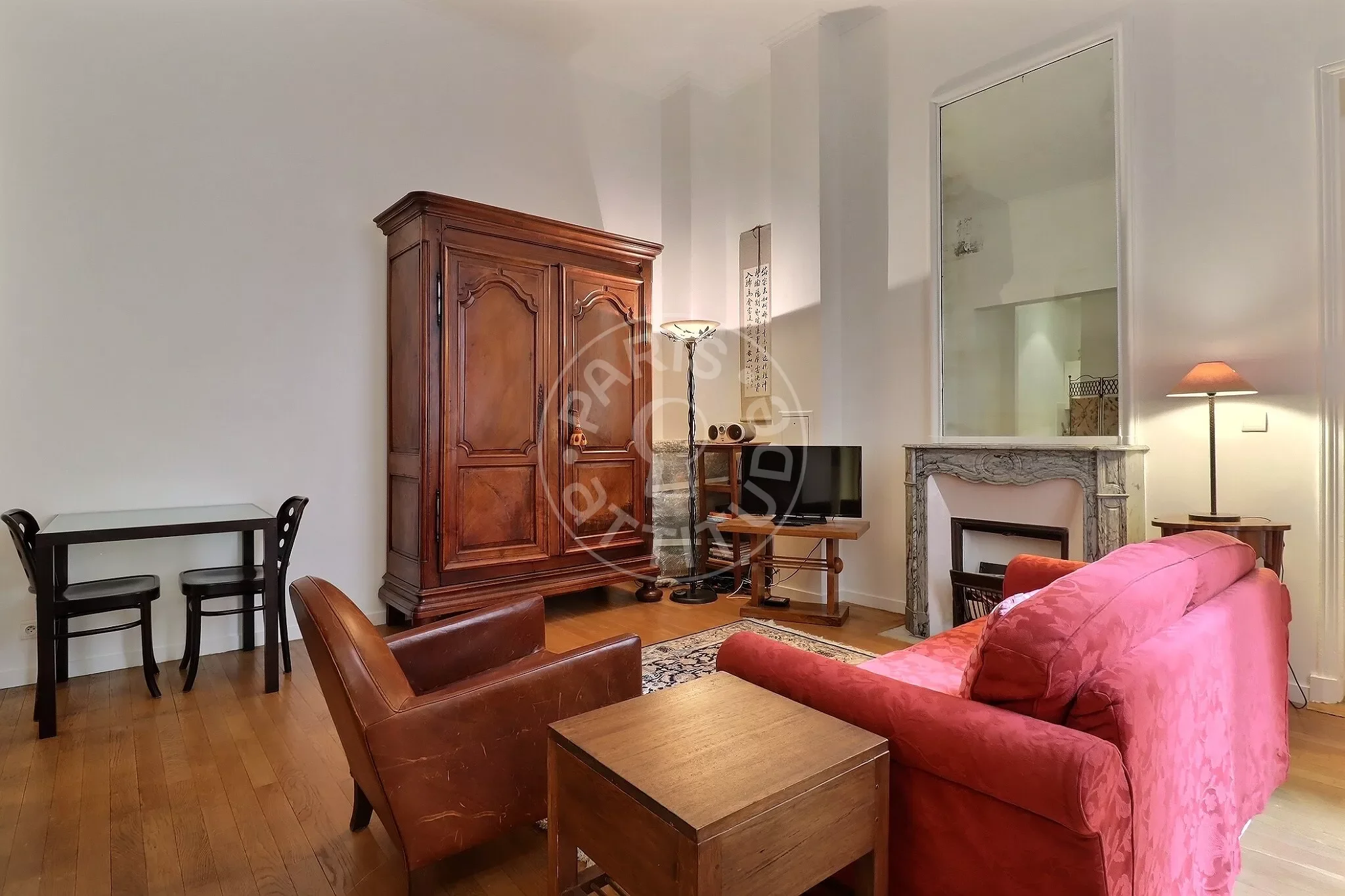 Appartement Rue Roquépine à Paris