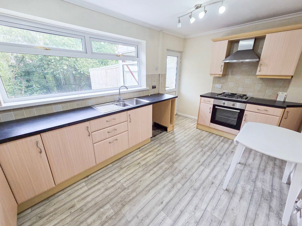 House Heol Pwllypant in Llanbradach and Pwllypant