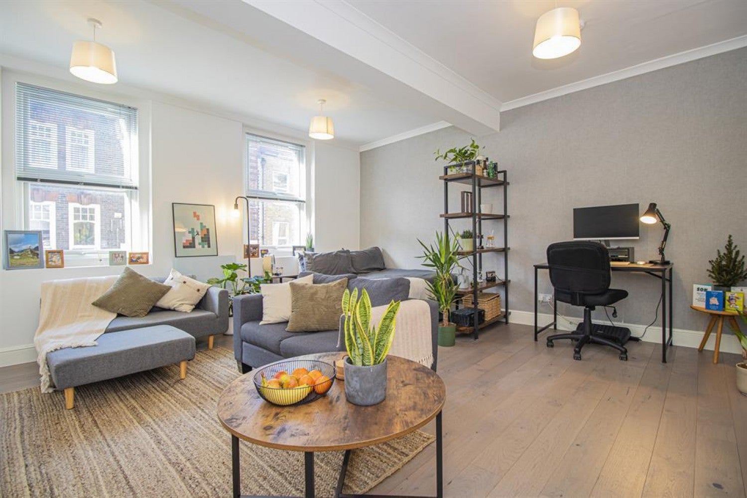 Flat Cheshire Street in Greater London