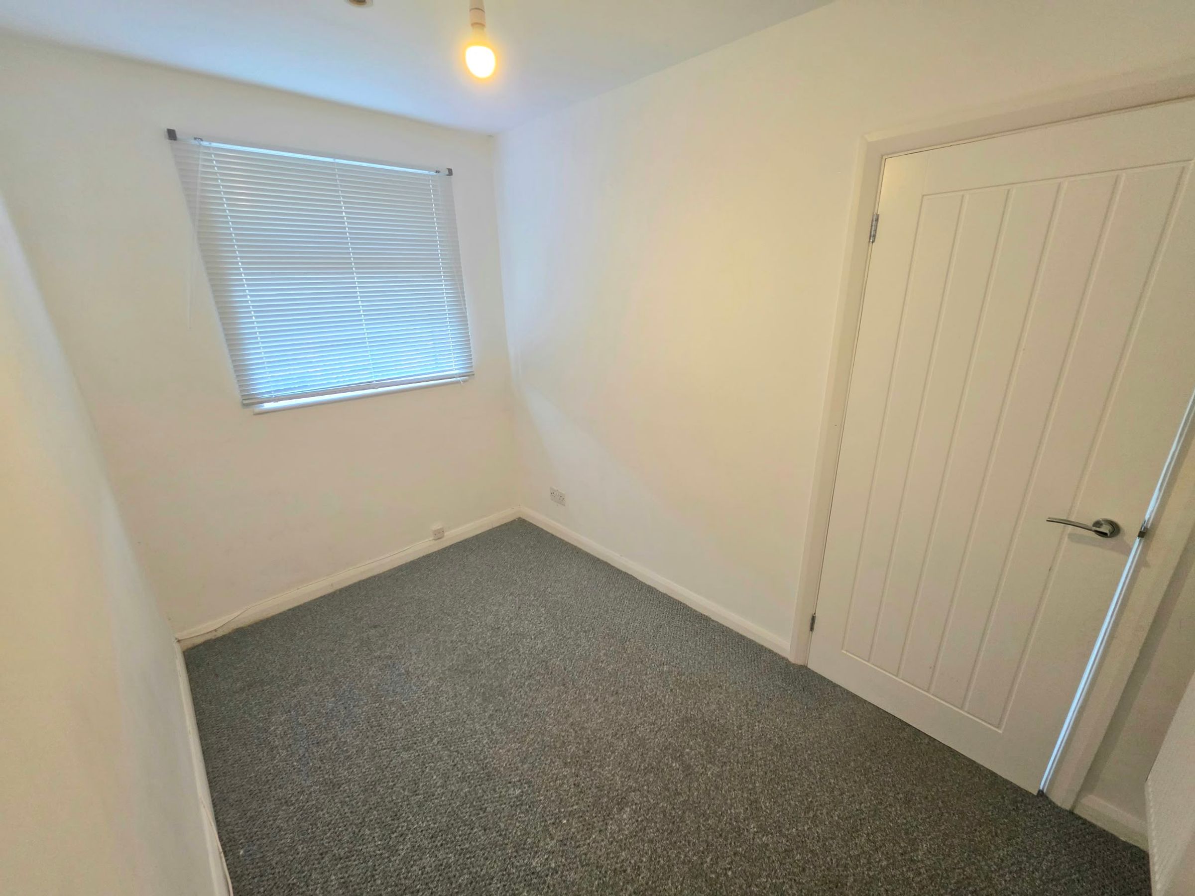 Flat Clarendon Road in Cardiff