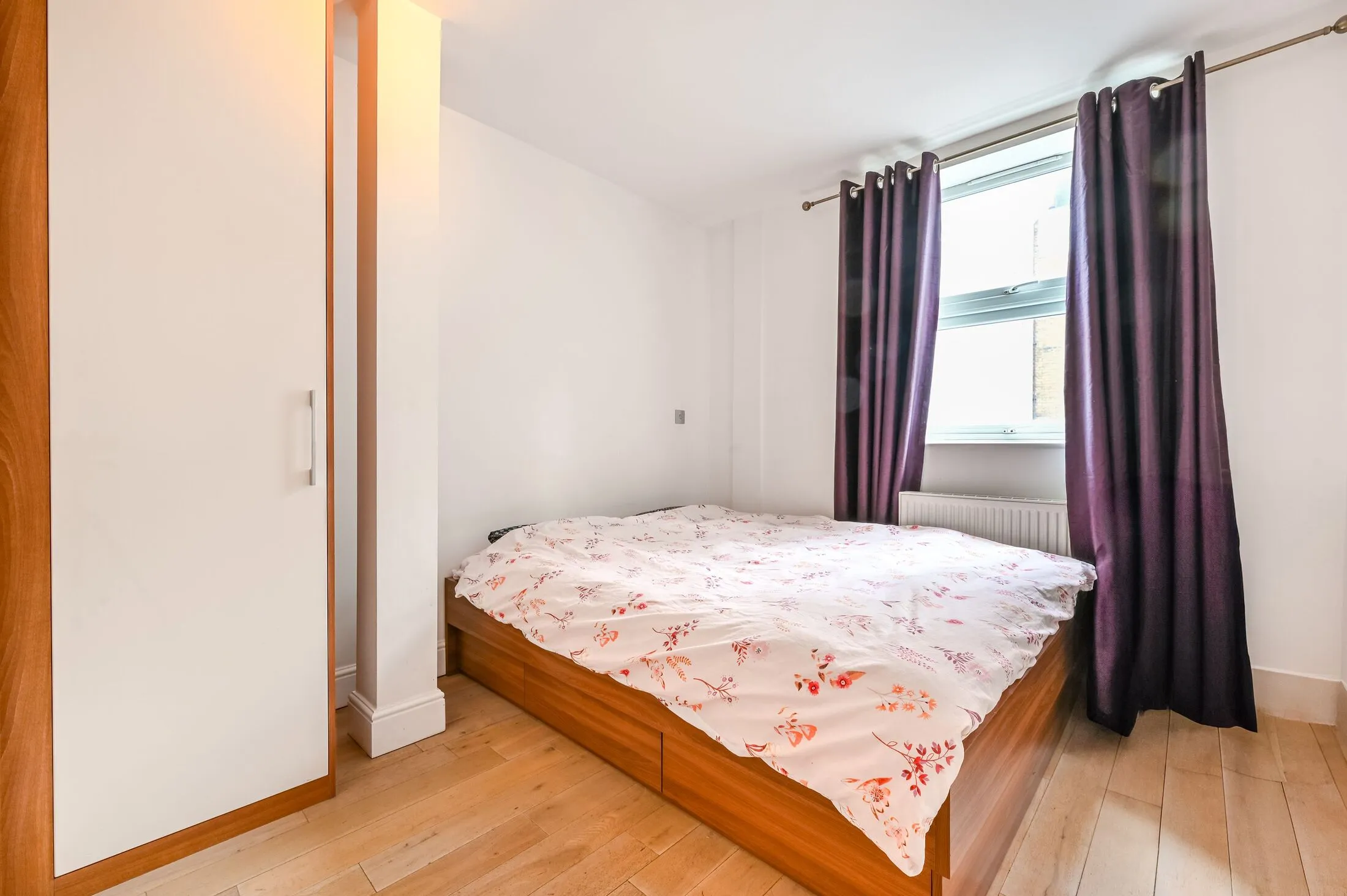 Flat Foundry Mews in Greater London