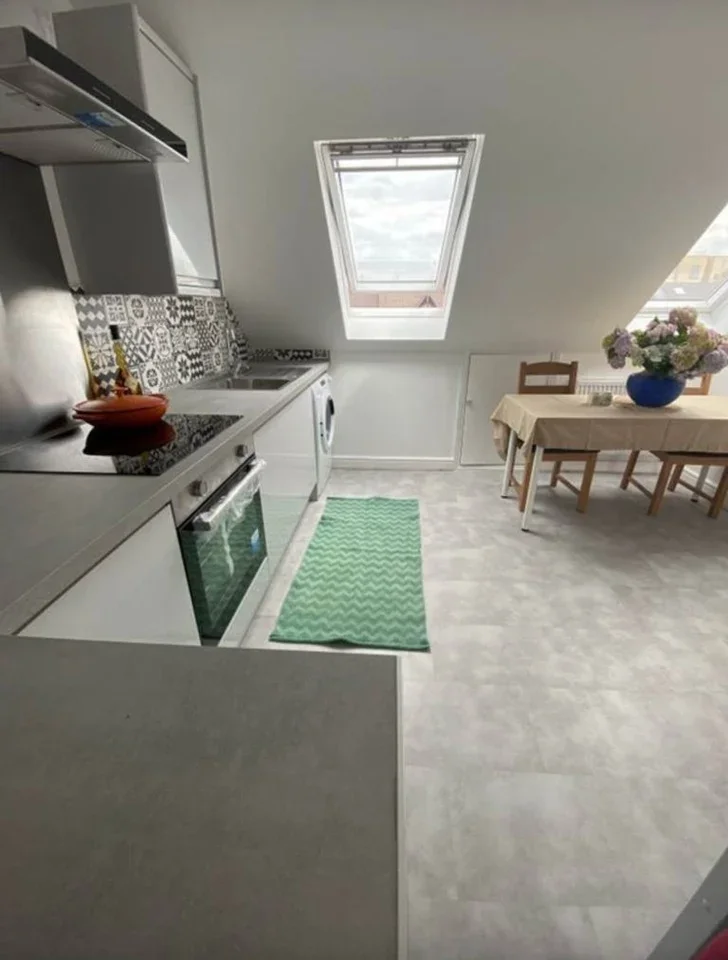 Room Whalebone Lane North in Greater London