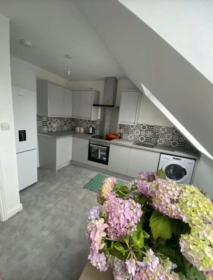 Room Whalebone Lane North in Greater London