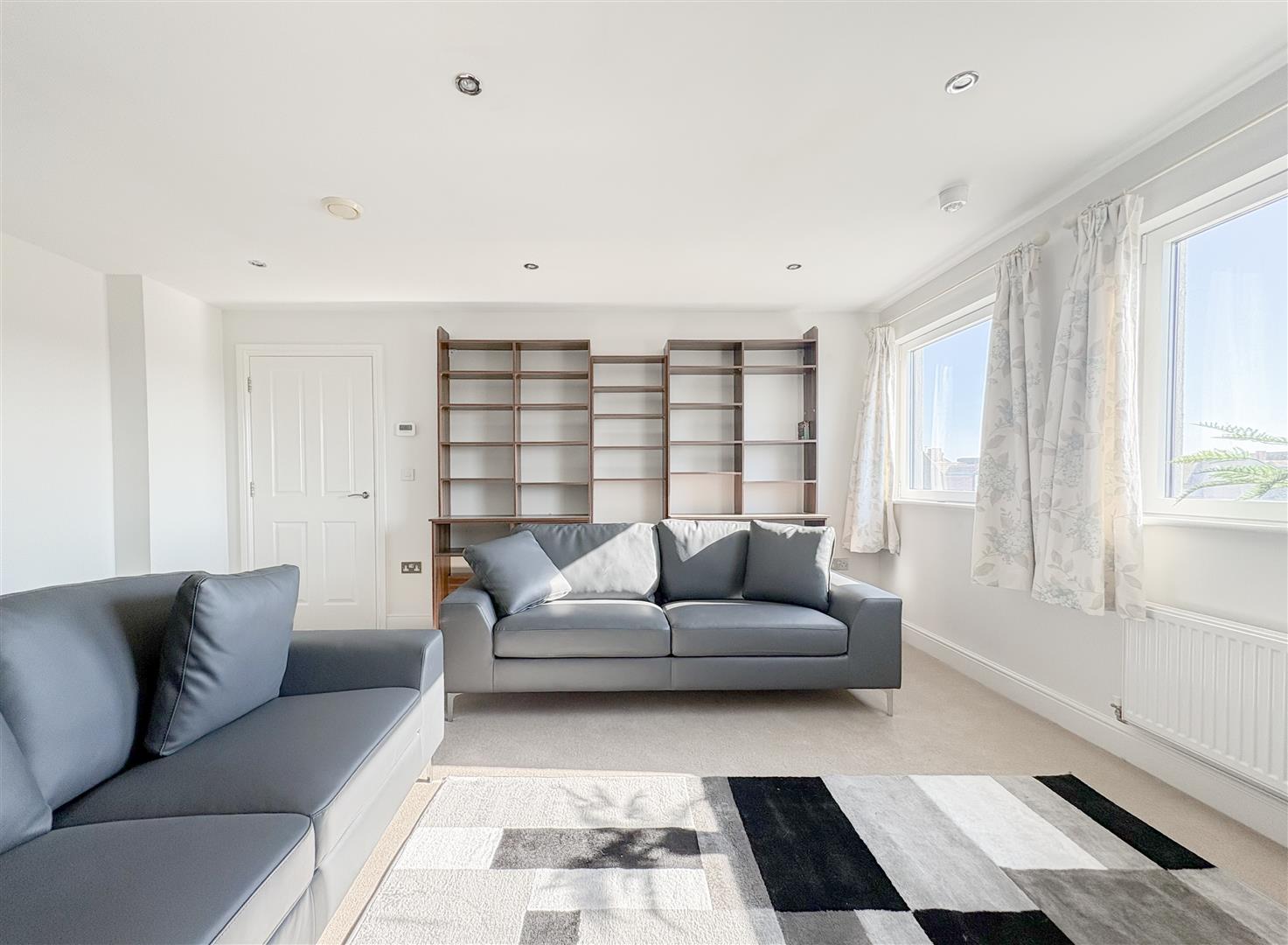 Flat Sackville Road in Rother