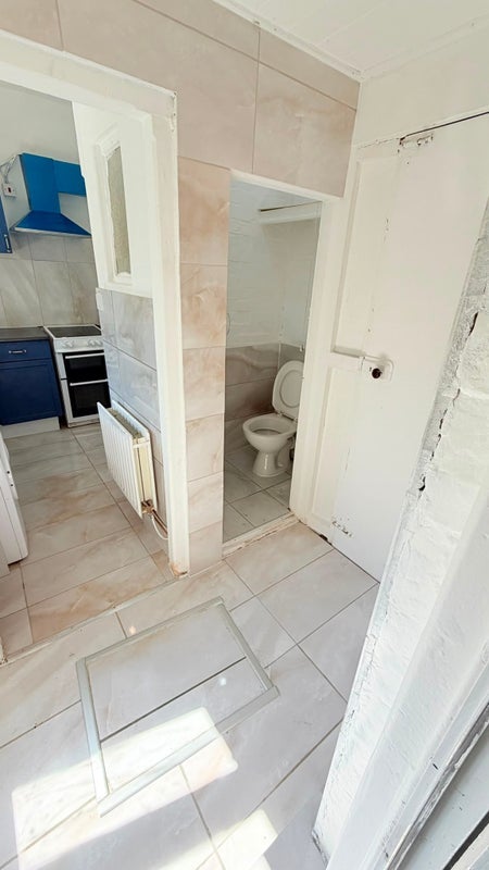 Room Leek Road in Stoke-on-Trent