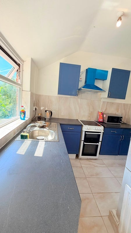 Room Leek Road in Stoke-on-Trent