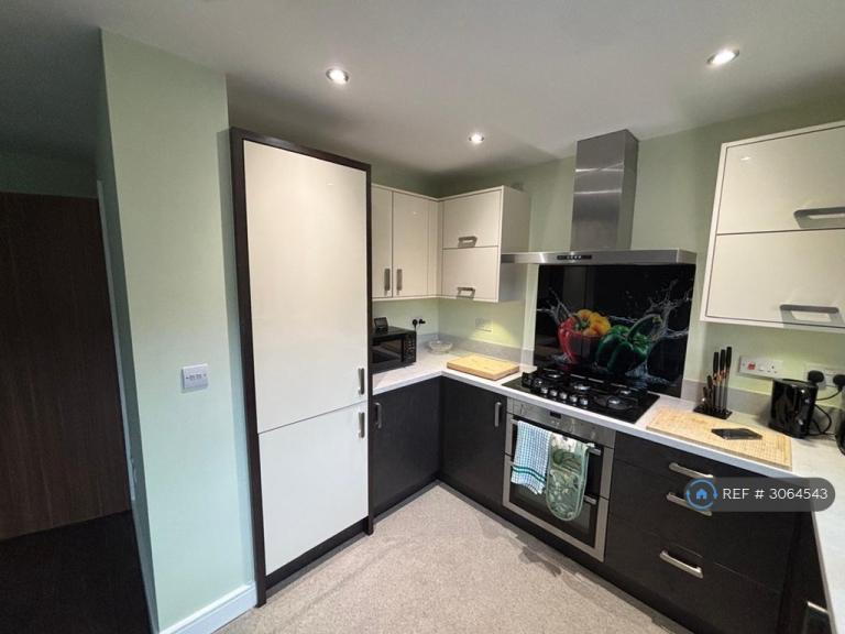 Room Hawksbill Way in Peterborough