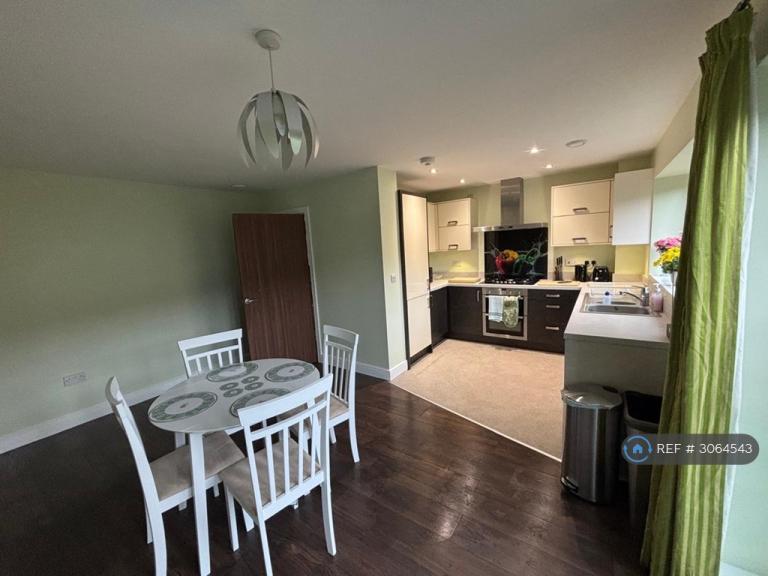 Room Hawksbill Way in Peterborough