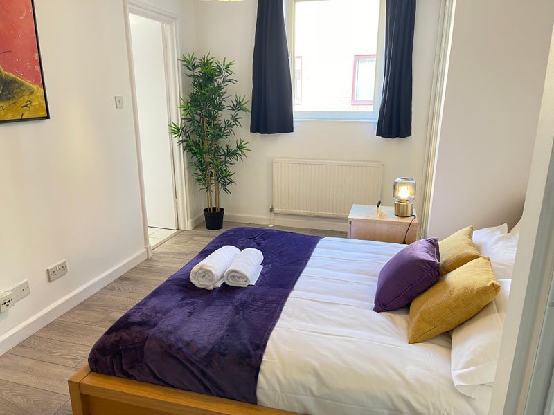 Flat Cape Yard in Greater London
