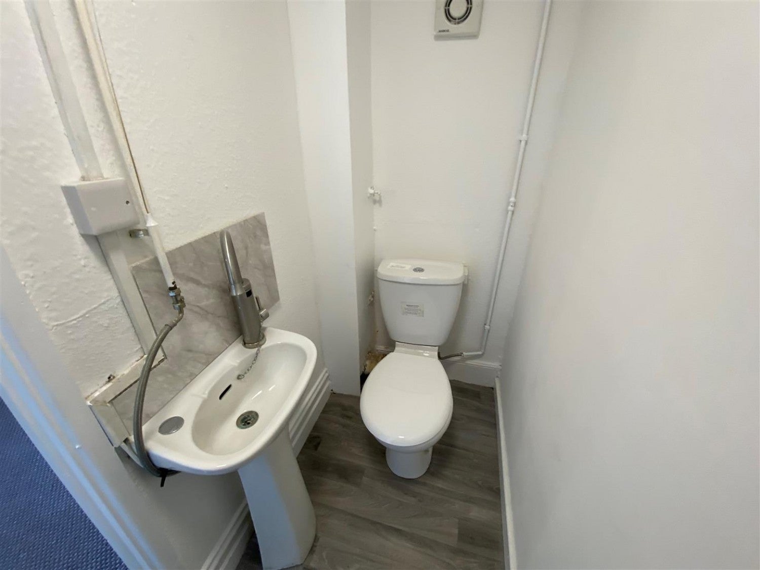 Flat Holton Road in Barry
